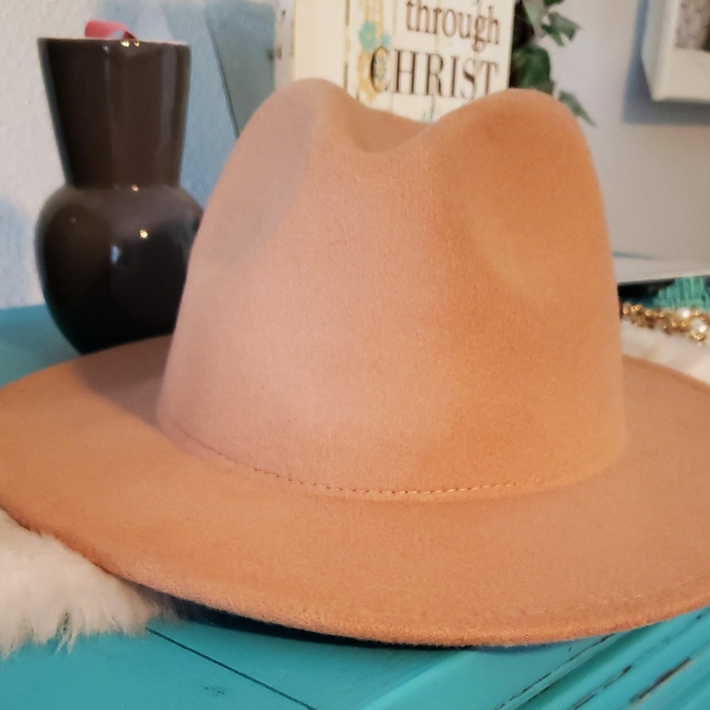 Tan felt fashion fedora